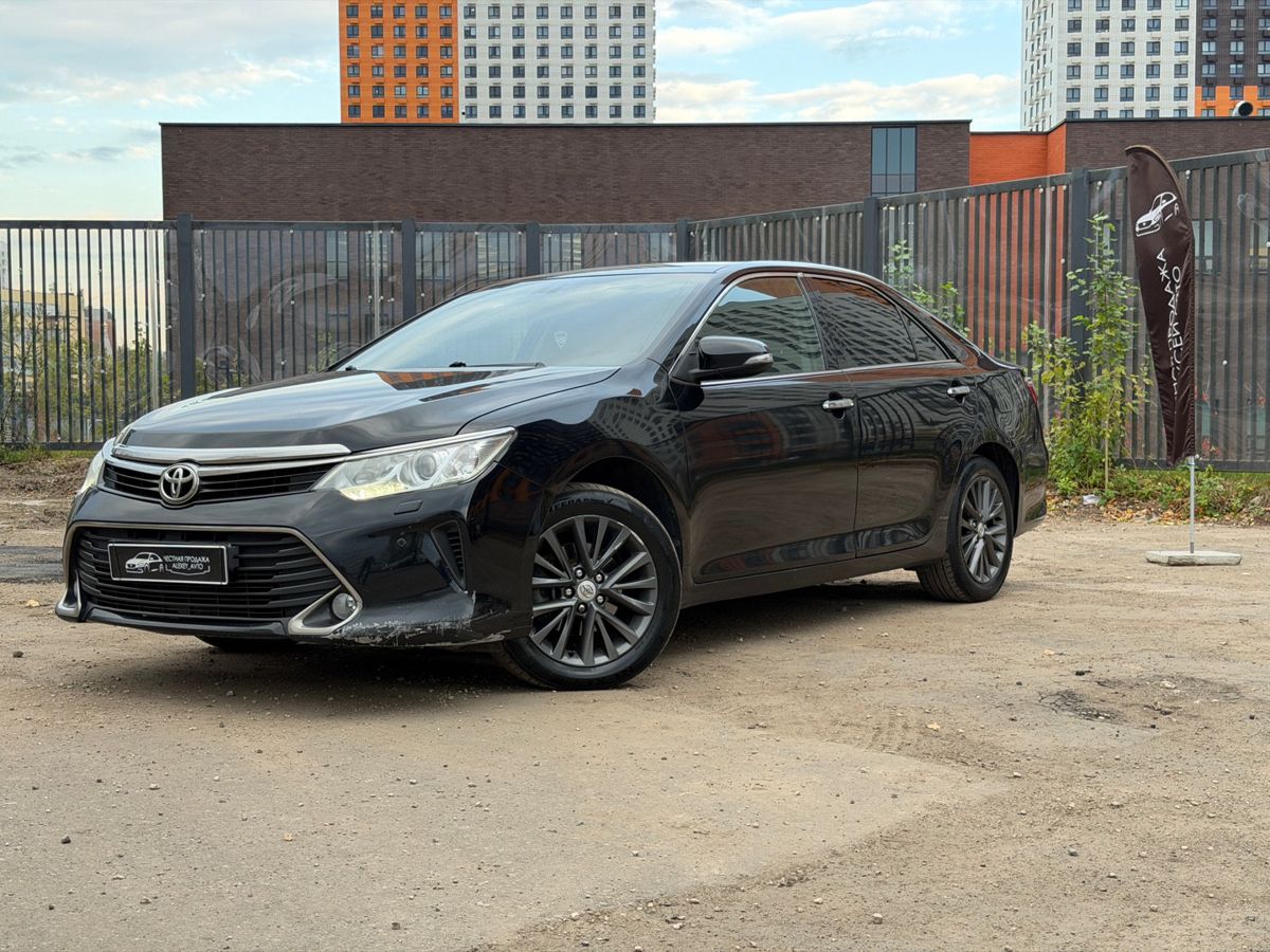 Toyota Camry, 2016