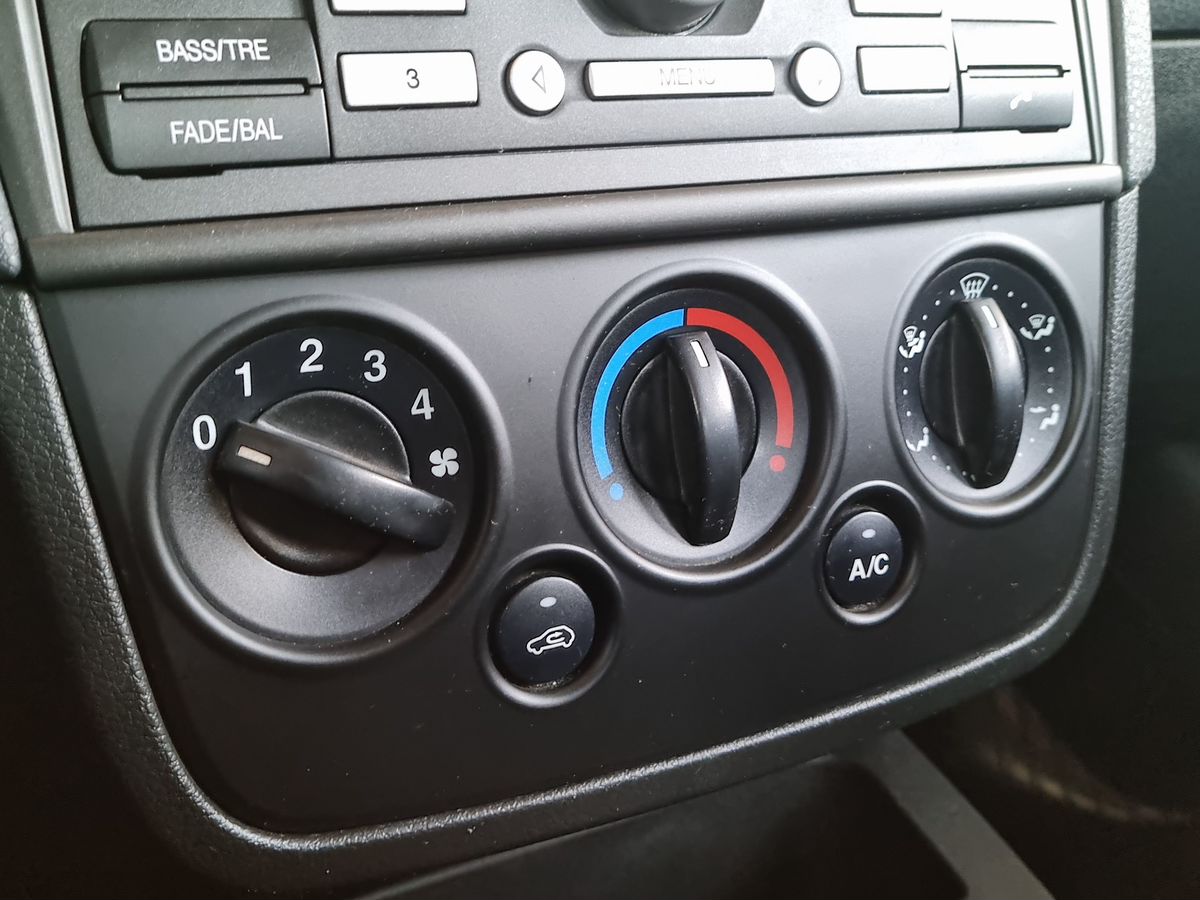 Ford Fiesta Ghia 2006 г.в., 108 530 км.