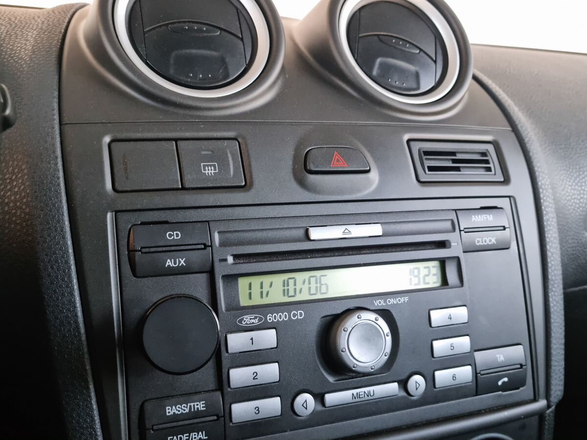 Ford Fiesta Ghia 2006 г.в., 108 530 км.