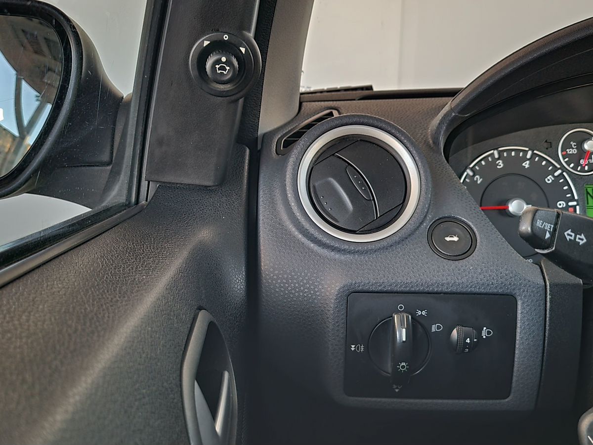 Ford Fiesta Ghia 2006 г.в., 108 530 км.