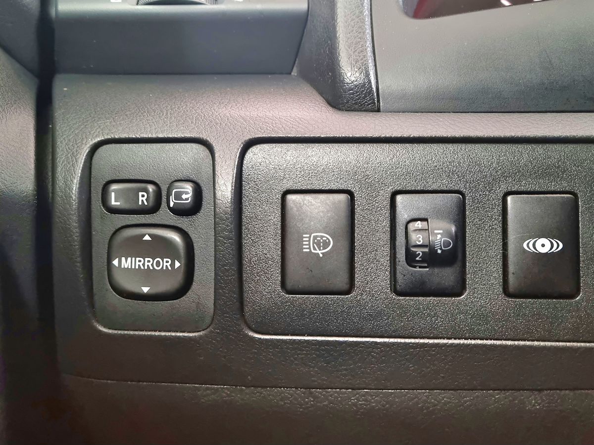 Toyota Camry 999 2008 г.в., 222 800 км.