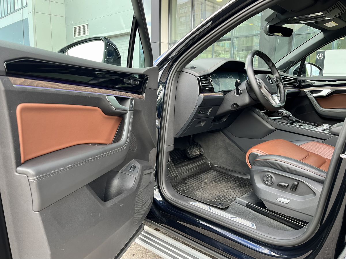 Volkswagen Touareg