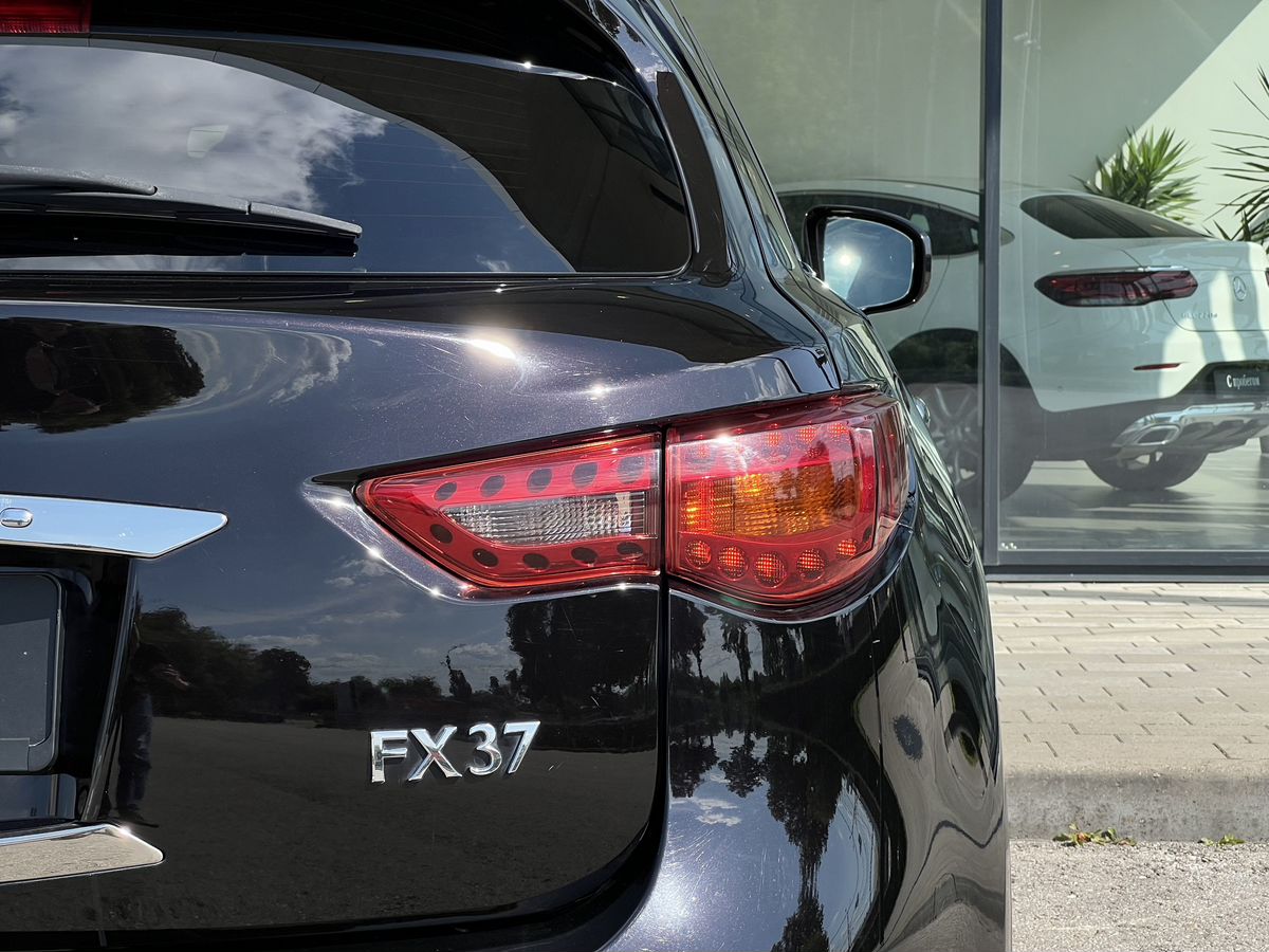 Infiniti FX