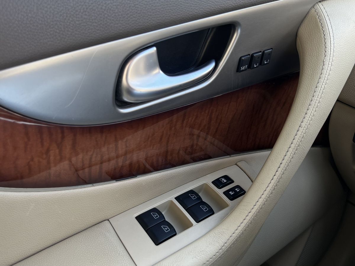 Infiniti FX