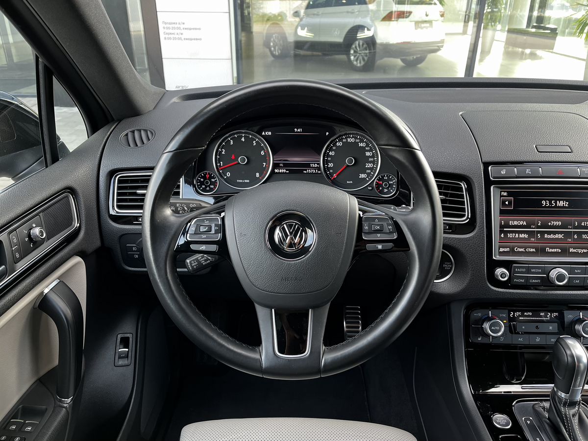 Volkswagen Touareg