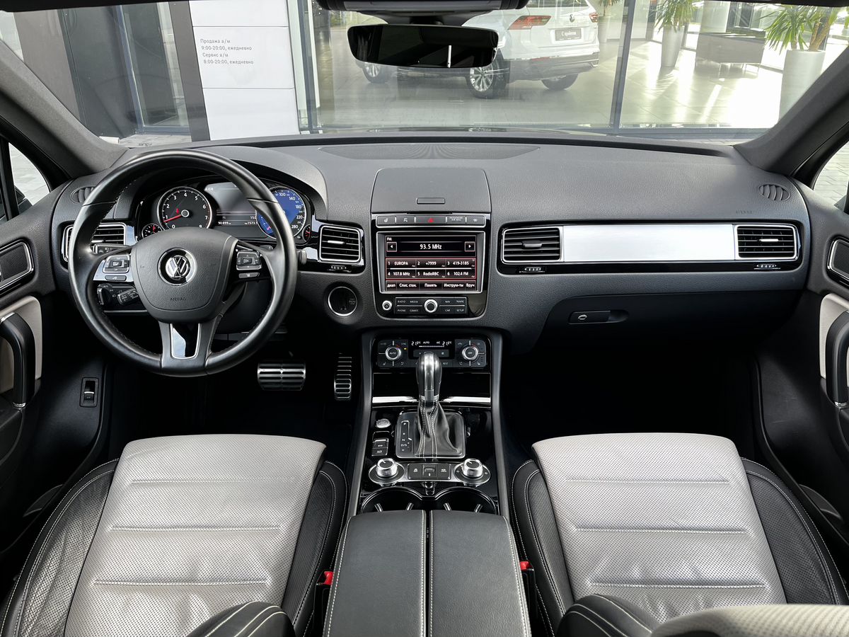 Volkswagen Touareg