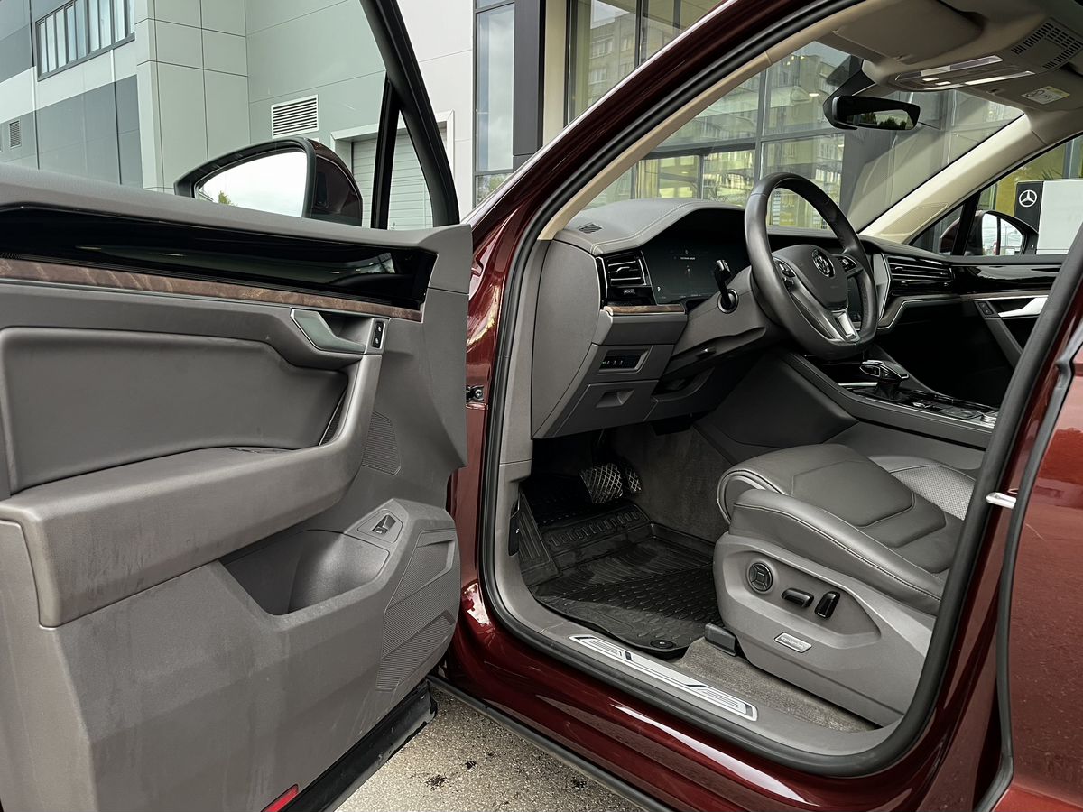 Volkswagen Touareg
