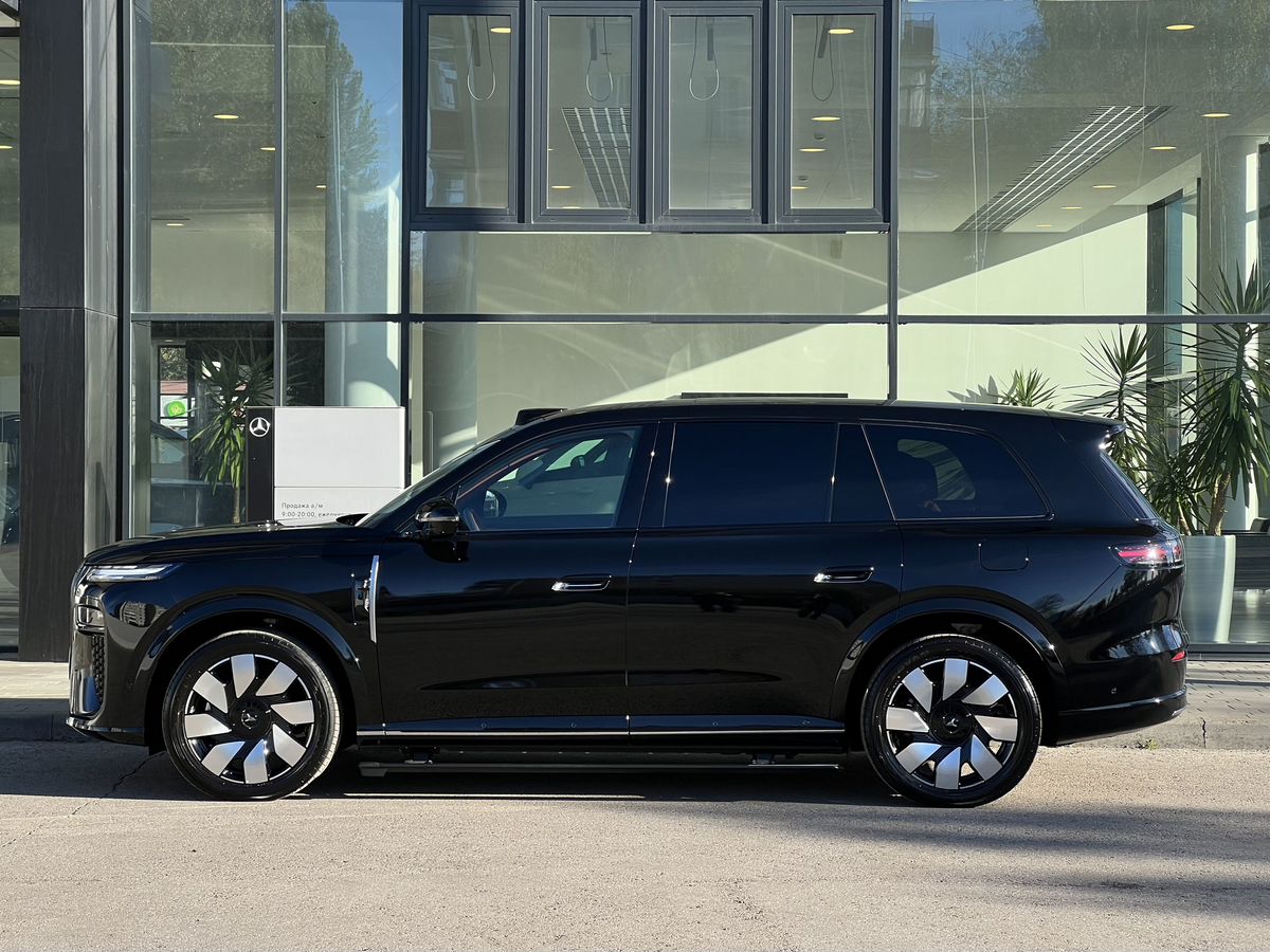 Voyah Taishan X8