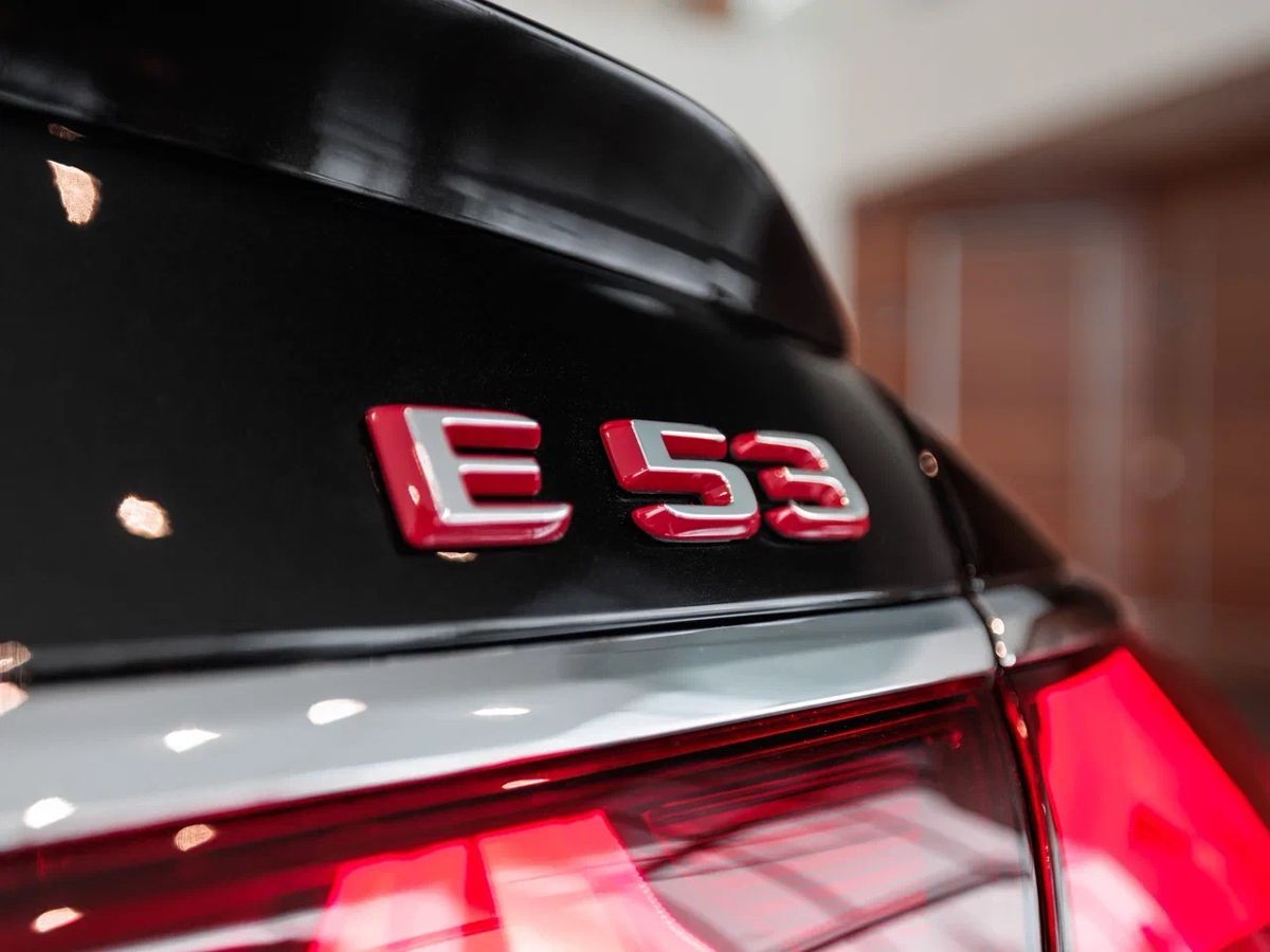 Mercedes-Benz E-Класс AMG VI (W214) 53 AMG 3.0hyb AT (585 л.с.) 4WD