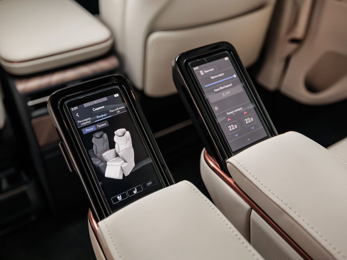 Lexus LM II 350h 2.5hyb CVT (250 л.с.) 4WD