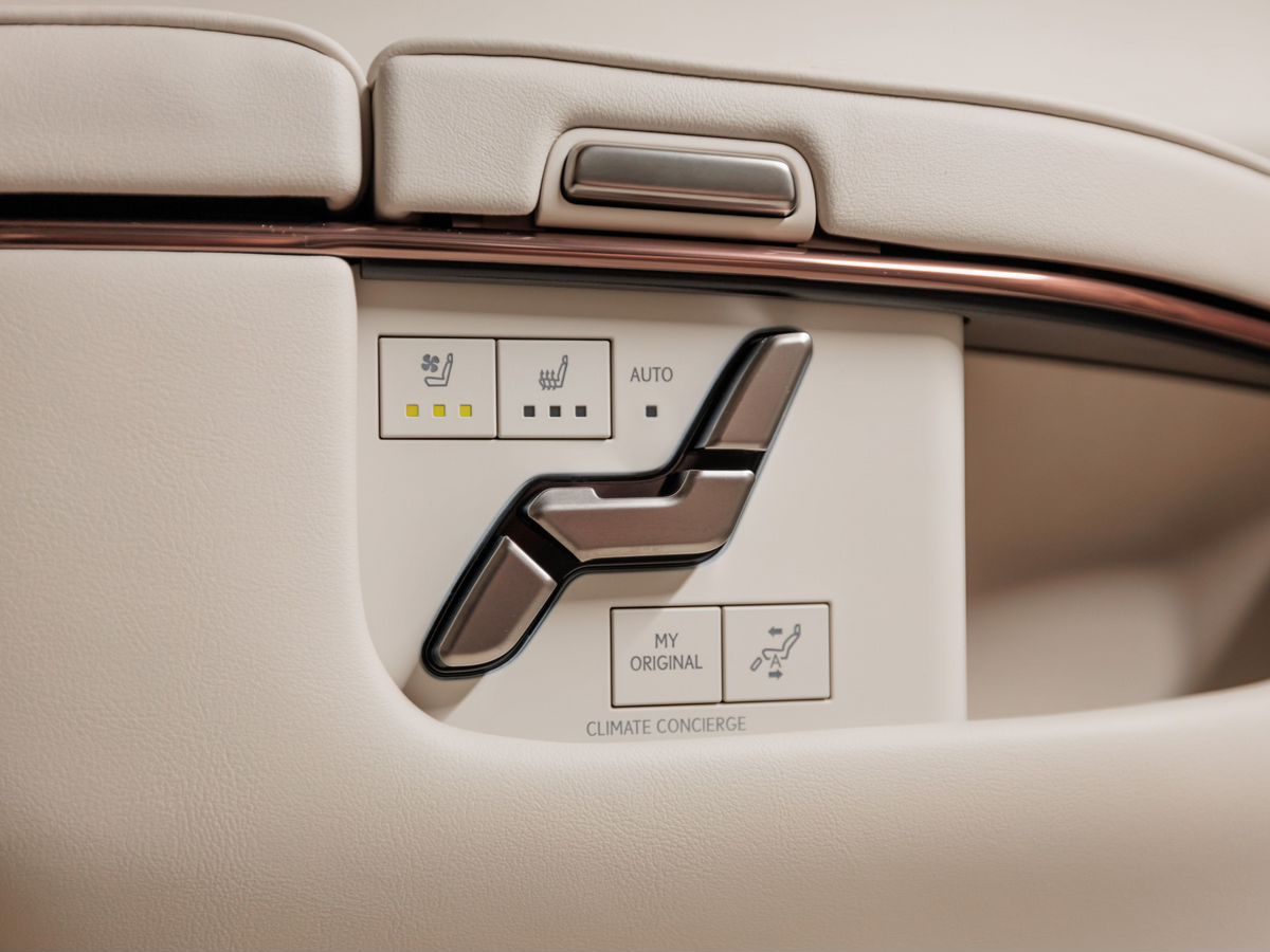 Lexus LM II 350h 2.5hyb CVT (250 л.с.) 4WD