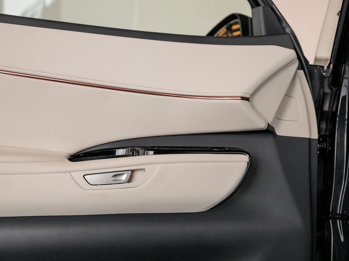 Lexus LM II 350h 2.5hyb CVT (250 л.с.) 4WD