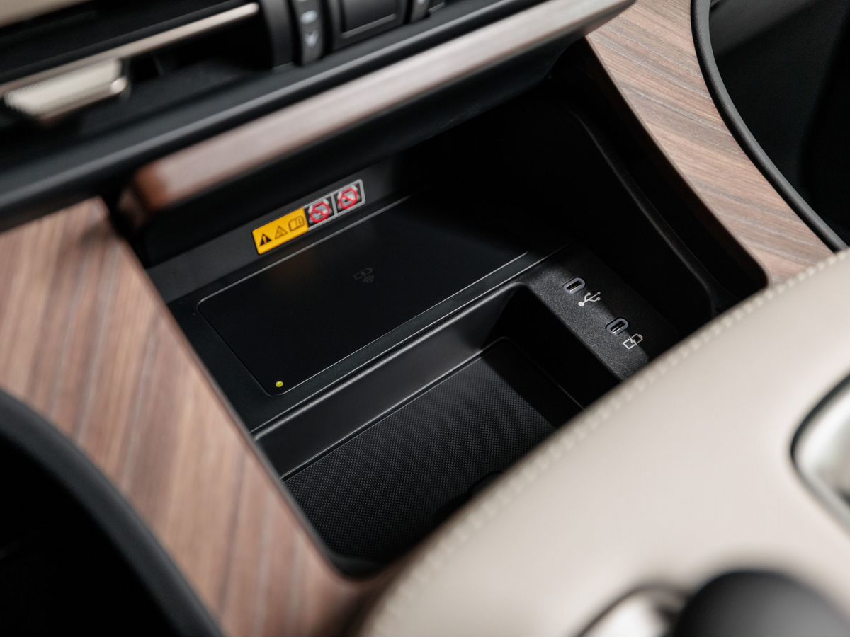 Lexus LM II 350h 2.5hyb CVT (250 л.с.) 4WD