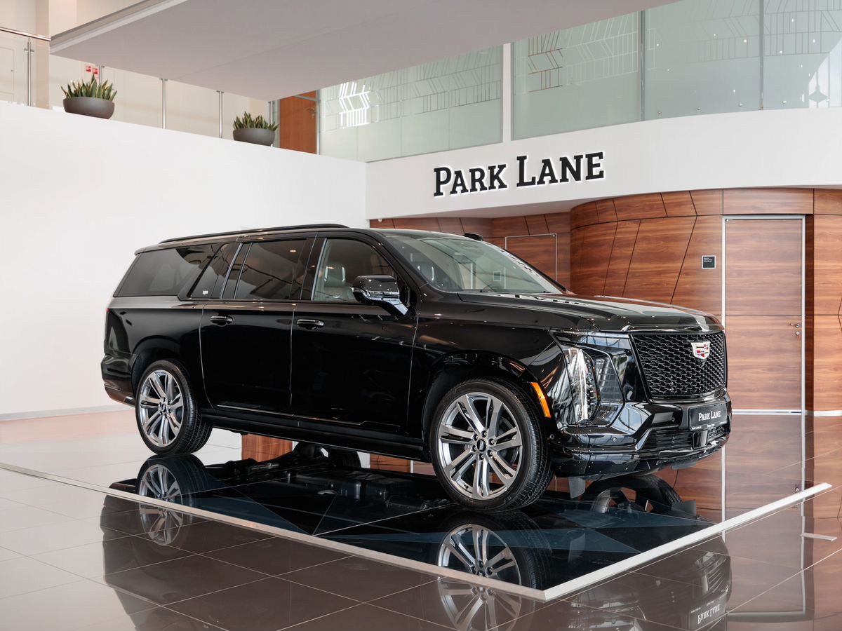 Cadillac Escalade V Рестайлинг ESV 6.2 AT (420 л.с.) 4WD