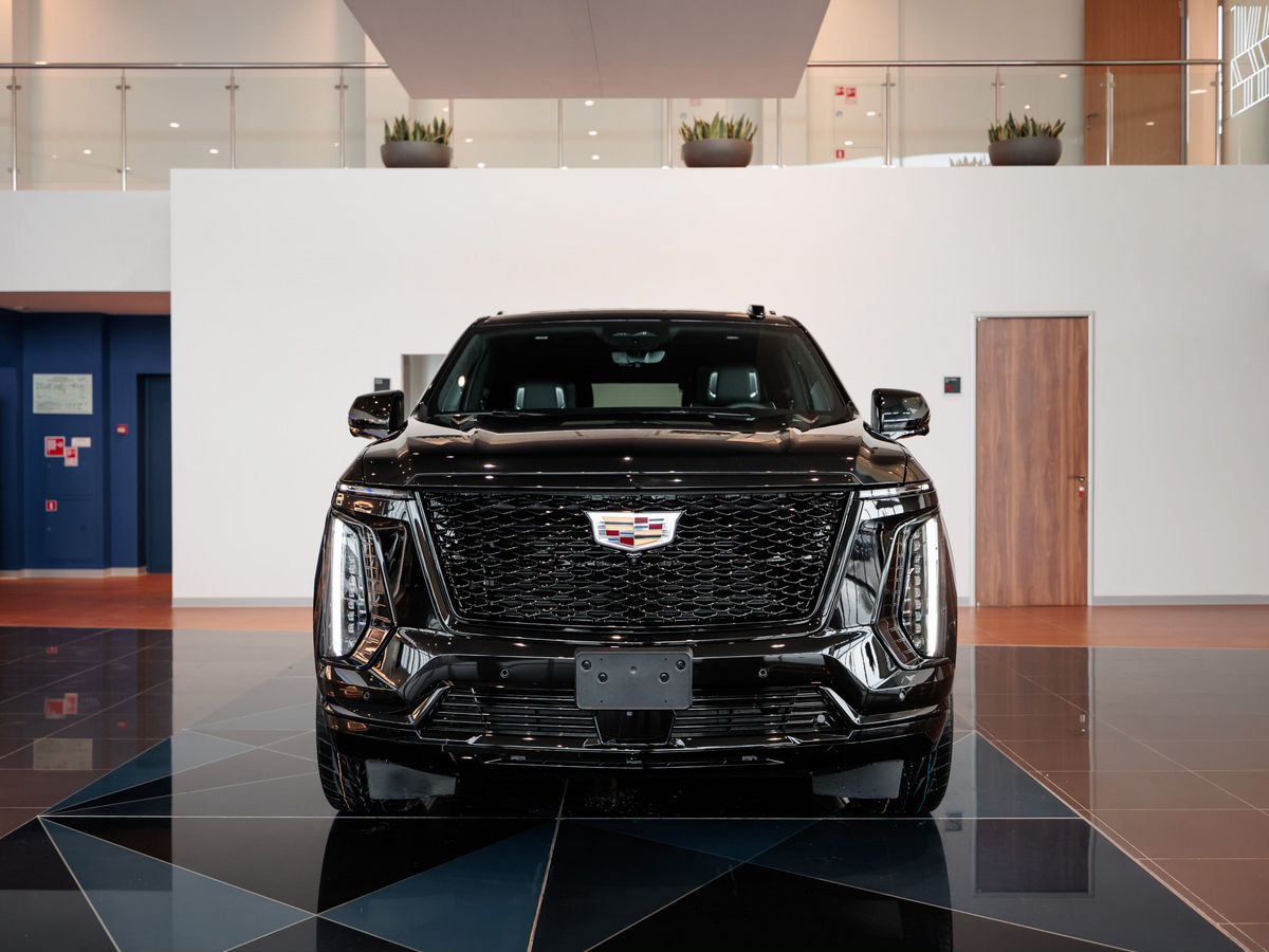 Cadillac Escalade V Рестайлинг 6.2 AT (420 л.с.) 4WD