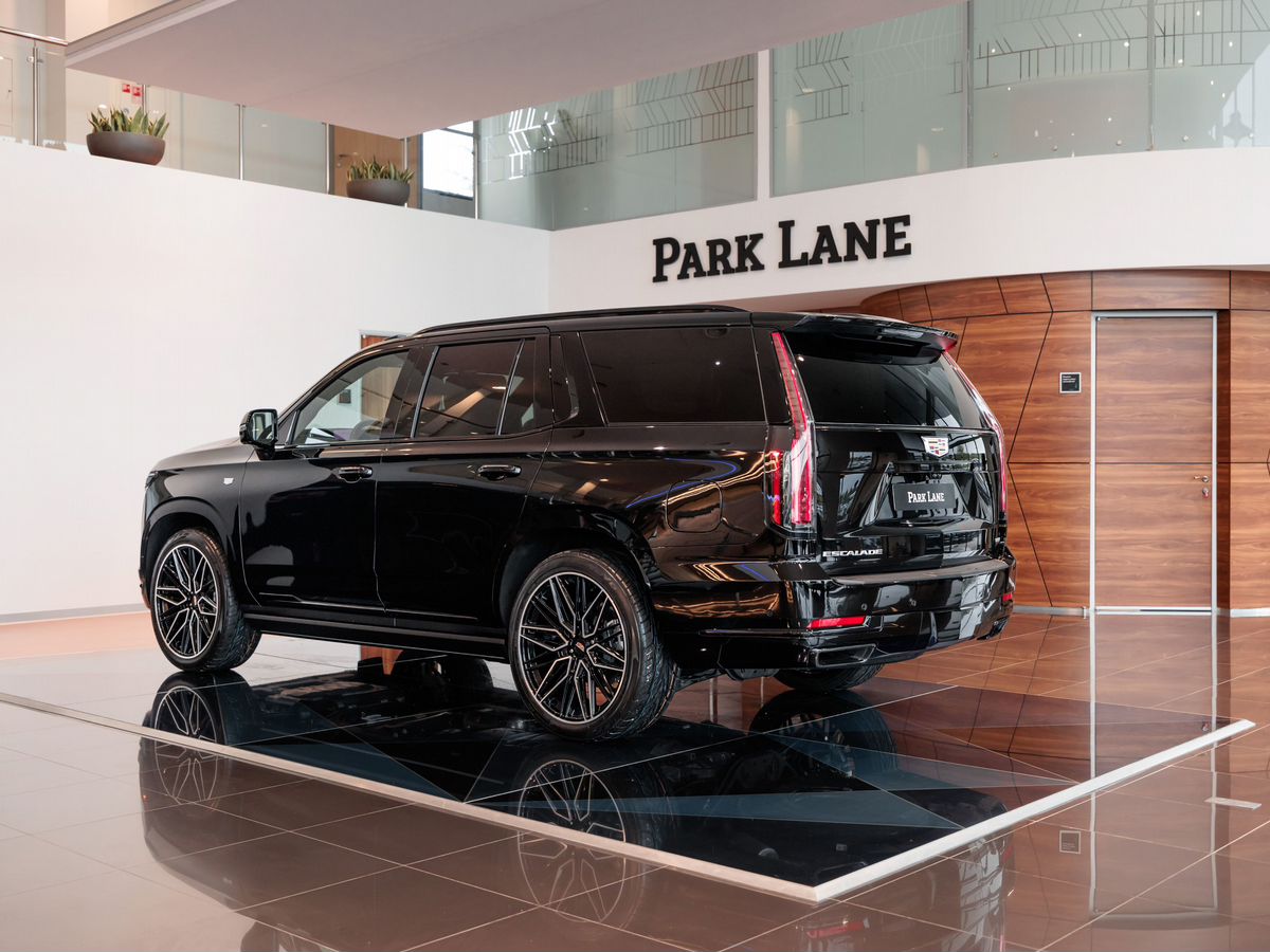 Cadillac Escalade V Рестайлинг 6.2 AT (420 л.с.) 4WD