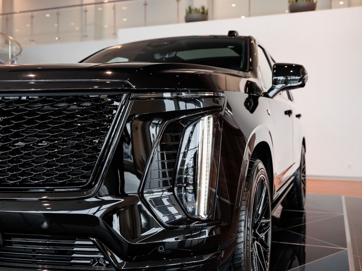 Cadillac Escalade V Рестайлинг 6.2 AT (420 л.с.) 4WD