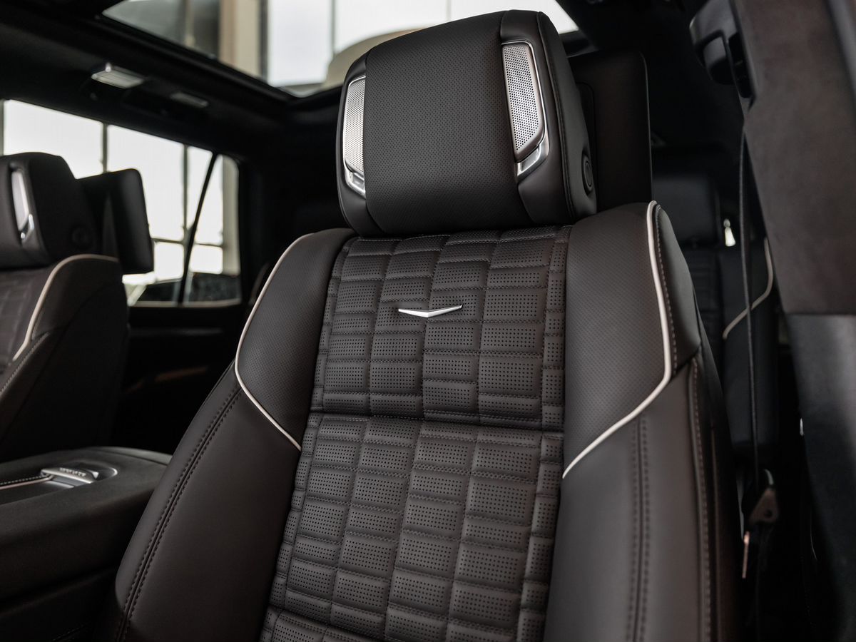 Cadillac Escalade V Рестайлинг 6.2 AT (420 л.с.) 4WD