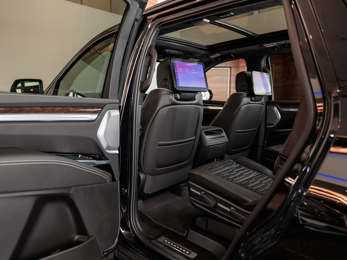 Cadillac Escalade V Рестайлинг 6.2 AT (420 л.с.) 4WD