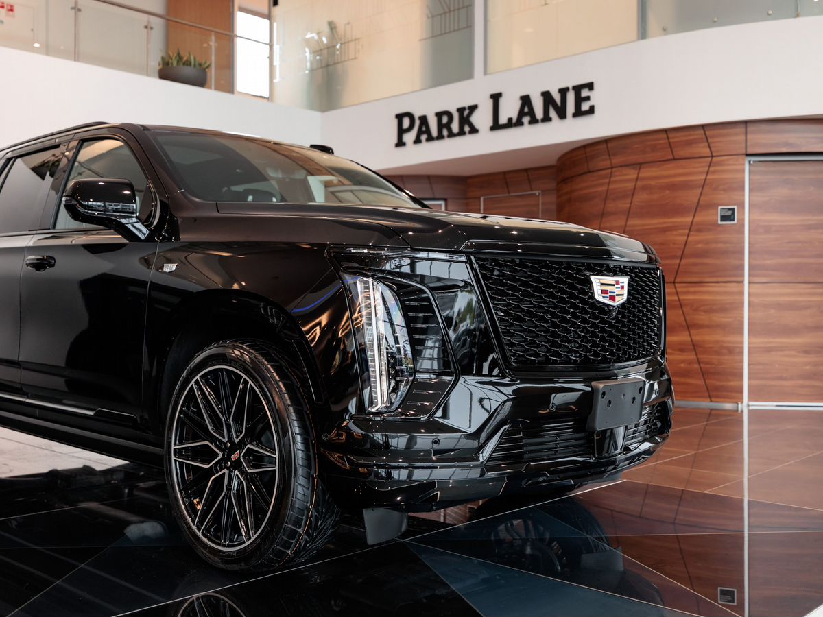 Cadillac Escalade V Рестайлинг 6.2 AT (420 л.с.) 4WD