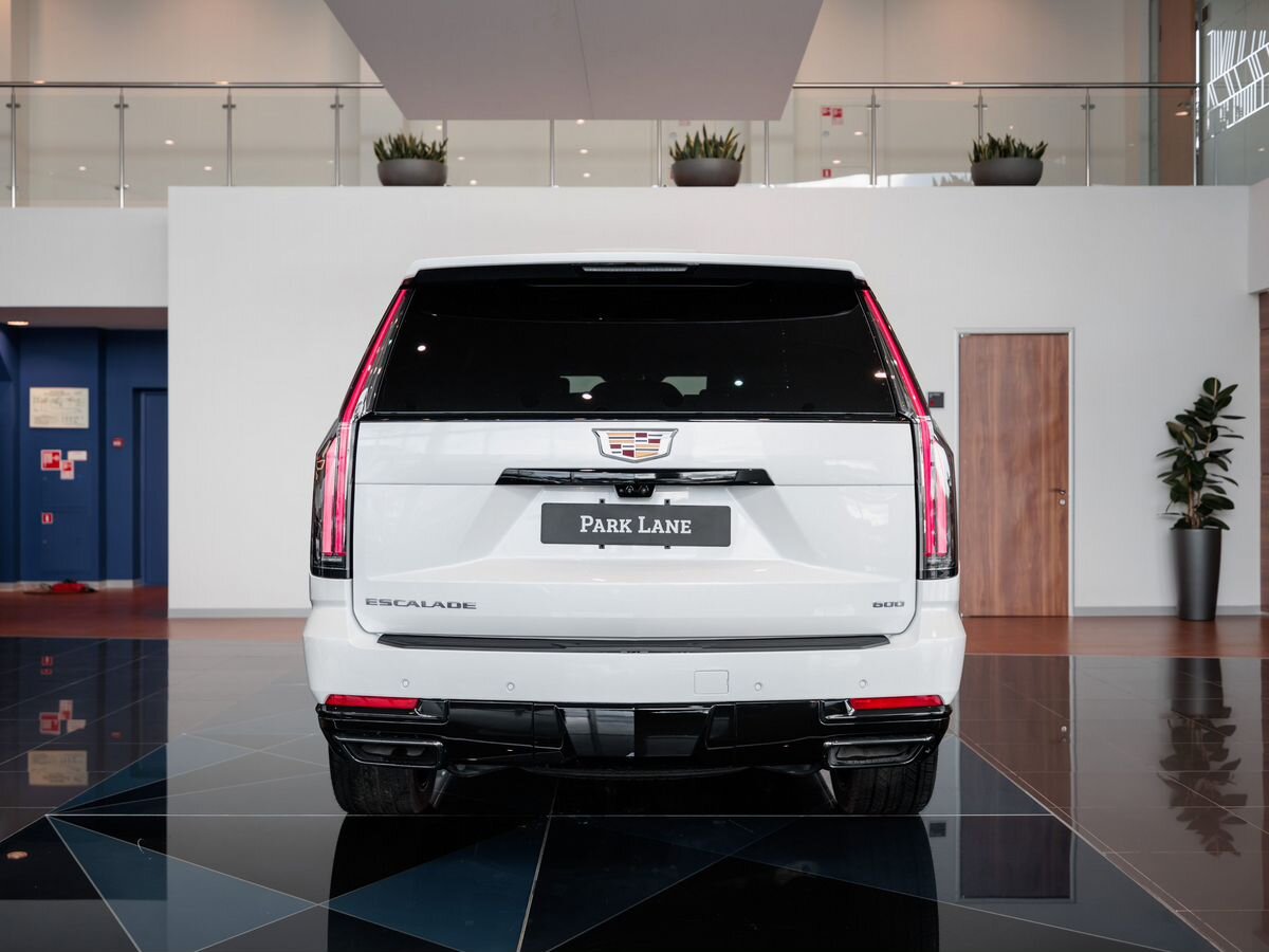Cadillac Escalade V Рестайлинг ESV 6.2 AT (420 л.с.) 4WD