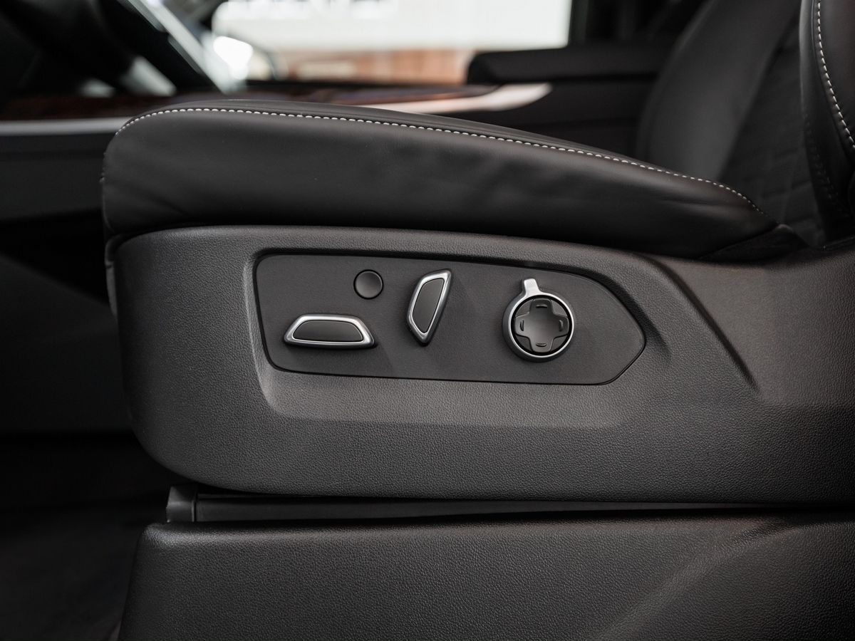 Cadillac Escalade V Рестайлинг ESV 6.2 AT (420 л.с.) 4WD