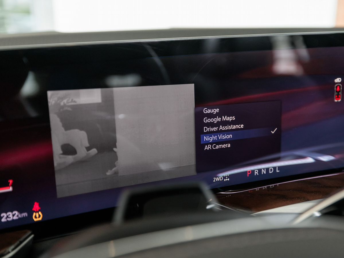 Cadillac Escalade V Рестайлинг ESV 6.2 AT (420 л.с.) 4WD