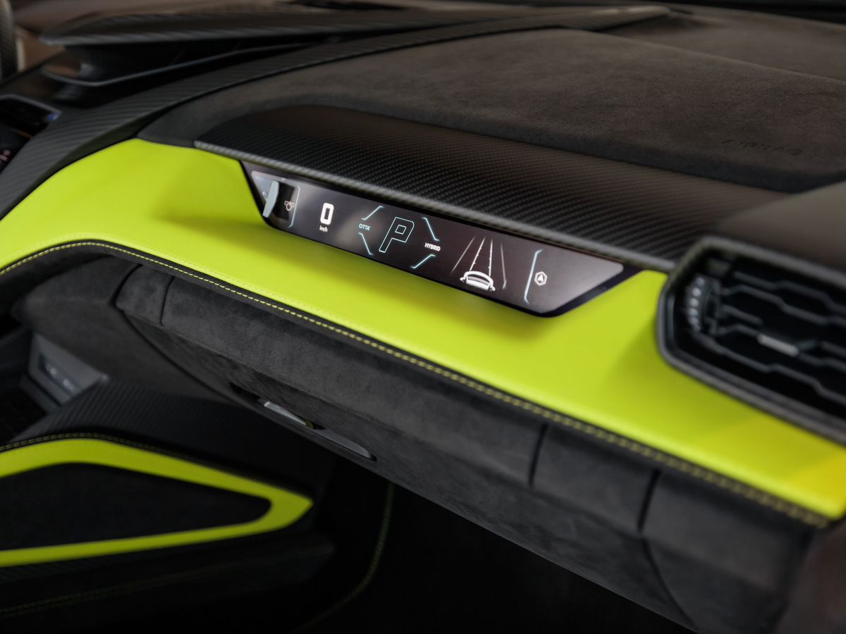 Lamborghini Revuelto 6.5hyb AMT (1015 л.с.) 4WD