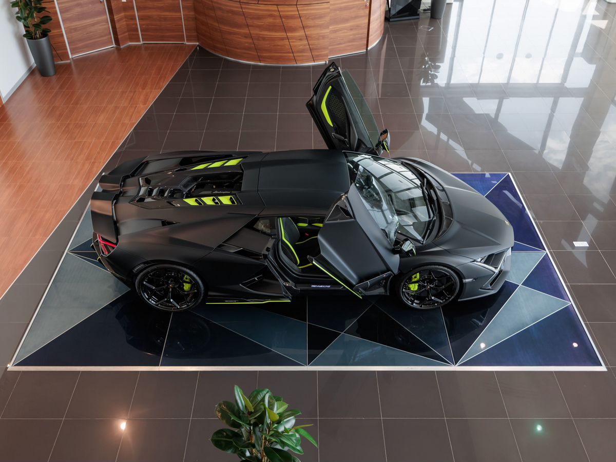 Lamborghini Revuelto 6.5hyb AMT (1015 л.с.) 4WD