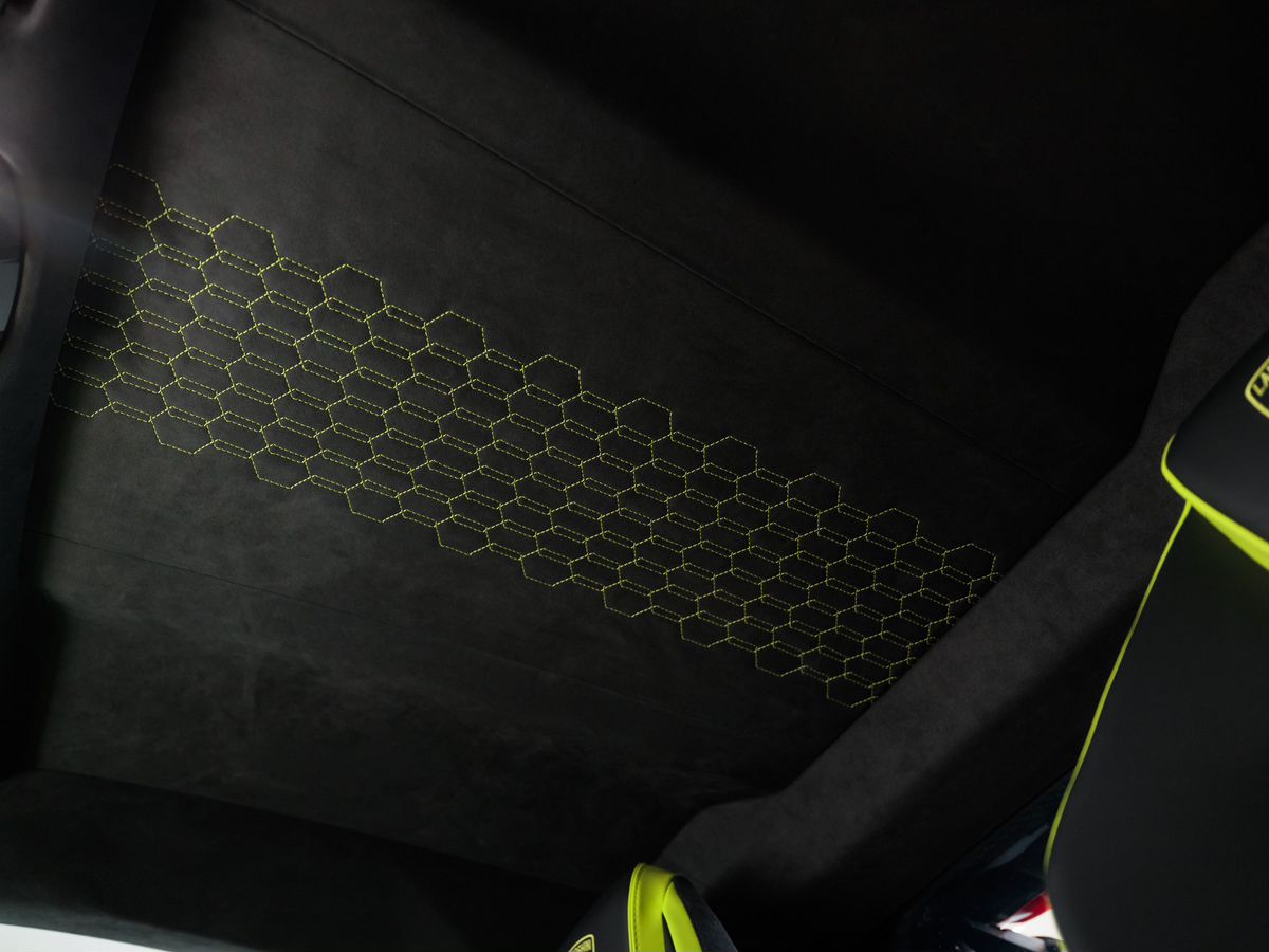 Lamborghini Revuelto 6.5hyb AMT (1015 л.с.) 4WD