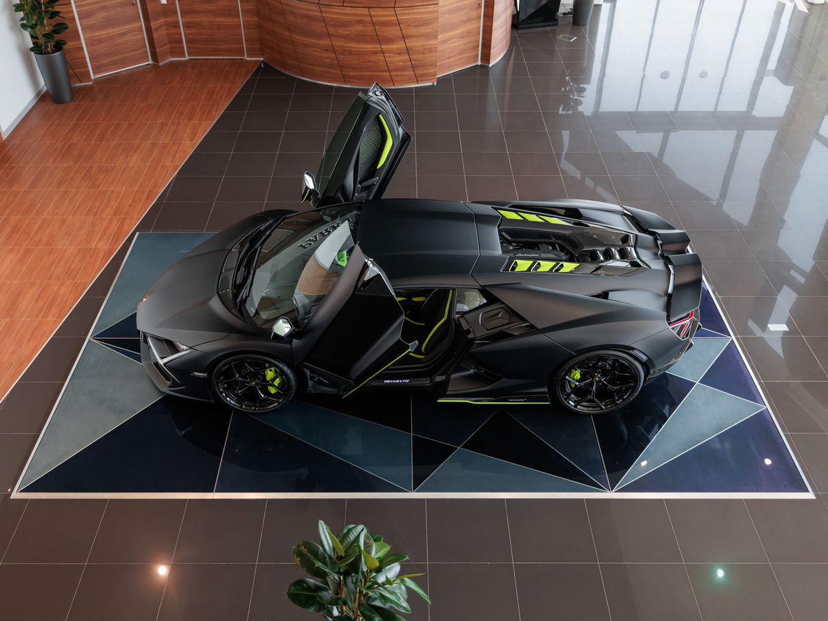 Lamborghini Revuelto 6.5hyb AMT (1015 л.с.) 4WD