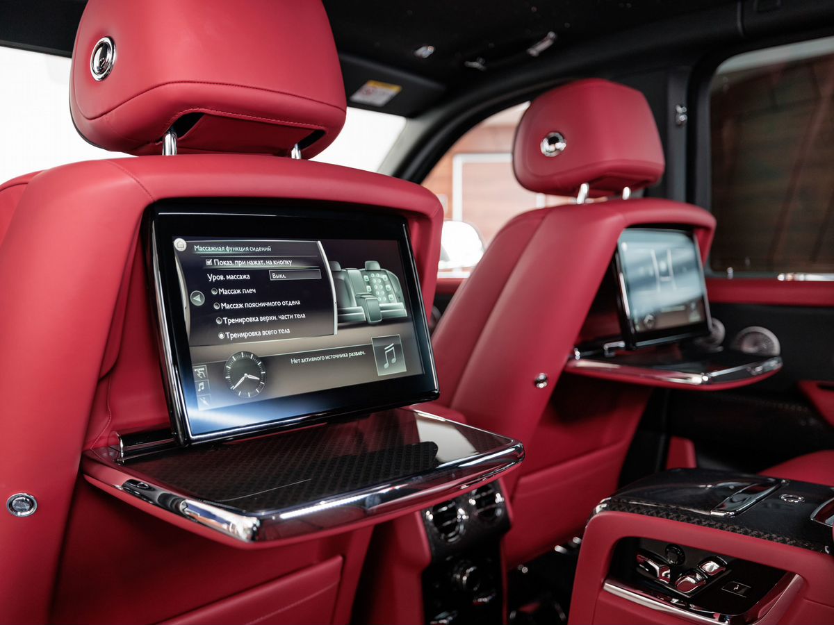 Rolls-Royce Cullinan I Black Badge 6.8 AT (600 л.с.) 4WD