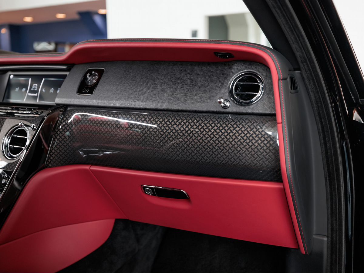 Rolls-Royce Cullinan I Black Badge 6.8 AT (600 л.с.) 4WD