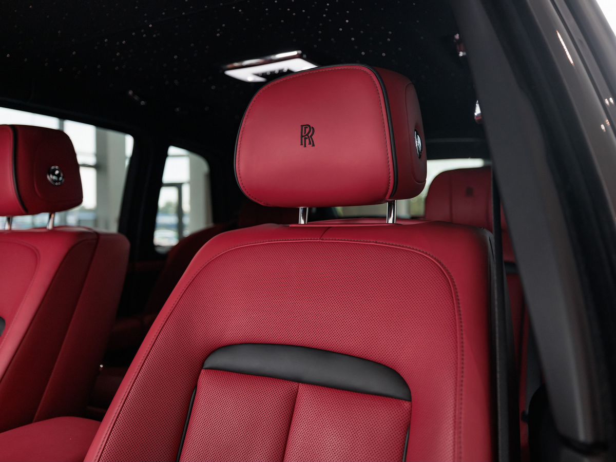 Rolls-Royce Cullinan I Black Badge 6.8 AT (600 л.с.) 4WD