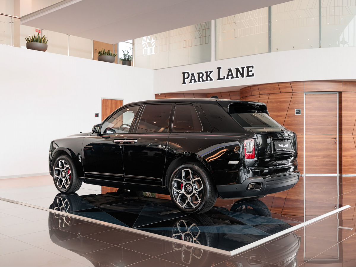 Rolls-Royce Cullinan I Black Badge 6.8 AT (600 л.с.) 4WD