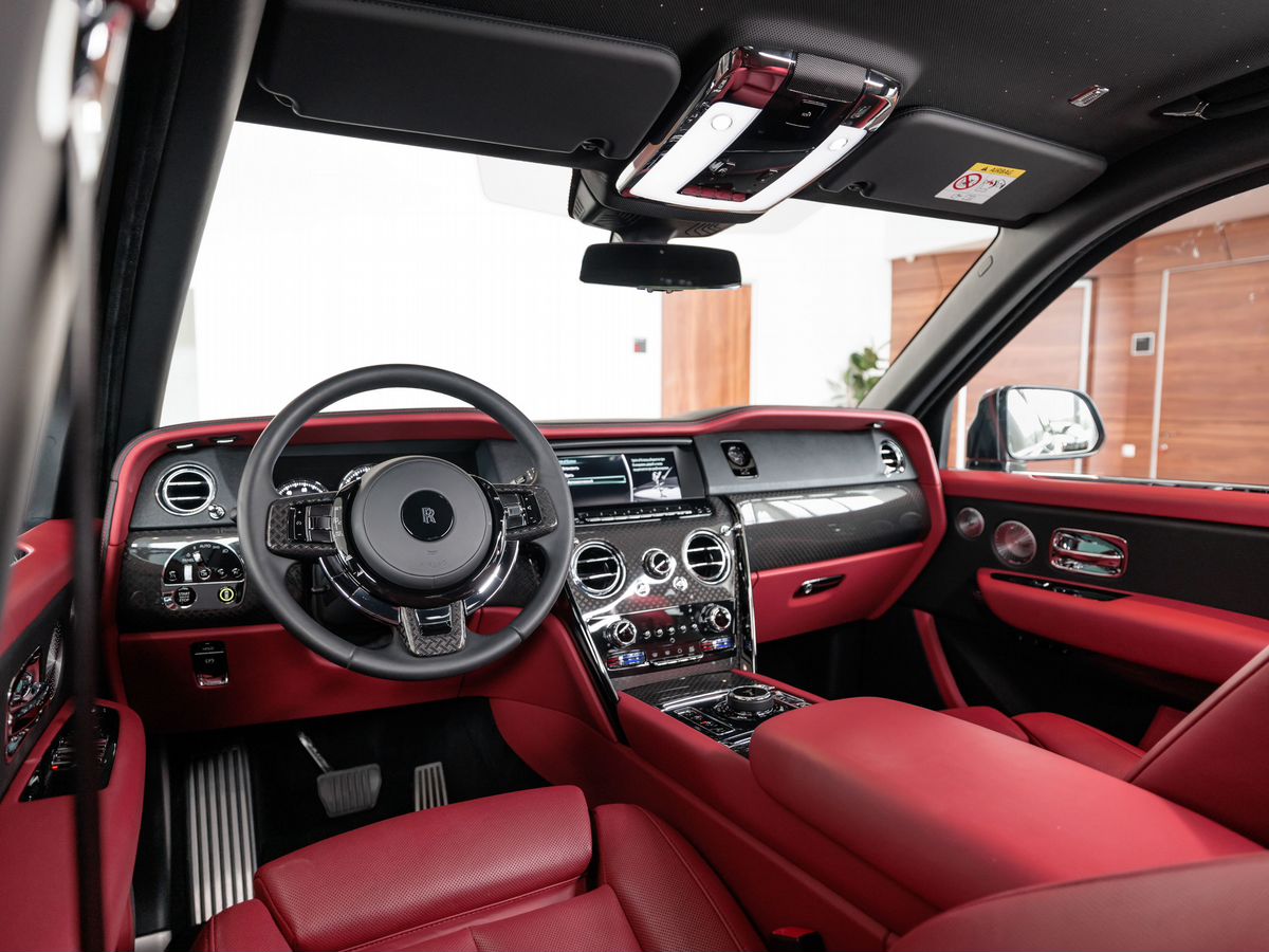 Rolls-Royce Cullinan I Black Badge 6.8 AT (600 л.с.) 4WD