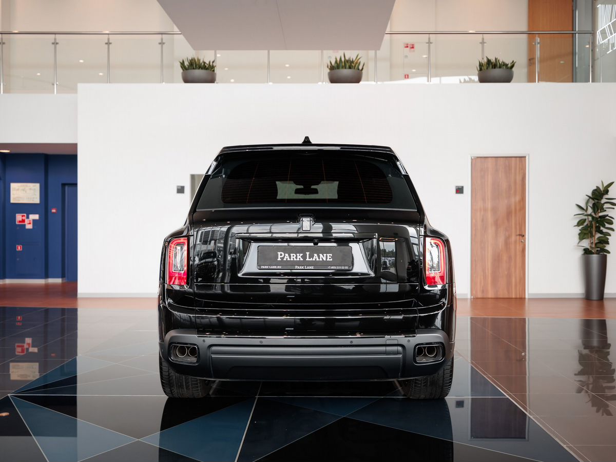 Rolls-Royce Cullinan I Black Badge 6.8 AT (600 л.с.) 4WD