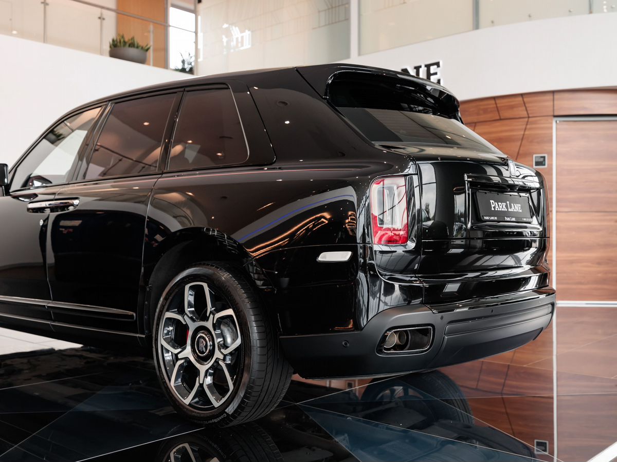 Rolls-Royce Cullinan I Black Badge 6.8 AT (600 л.с.) 4WD
