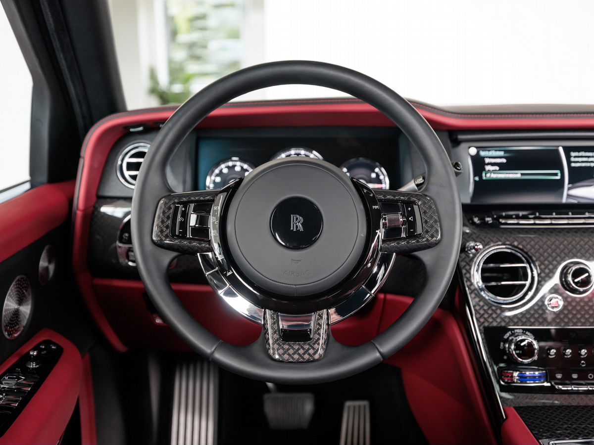 Rolls-Royce Cullinan I Black Badge 6.8 AT (600 л.с.) 4WD