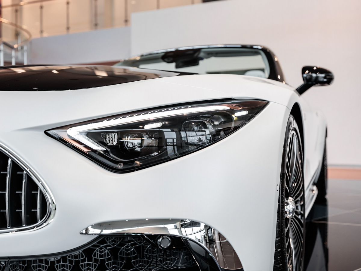 Mercedes-Benz Maybach SL 4.0 AT (585 л.с.) 4WD