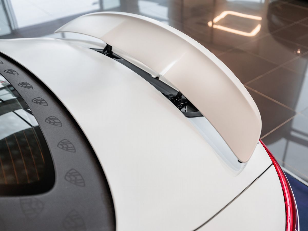 Mercedes-Benz Maybach SL 4.0 AT (585 л.с.) 4WD