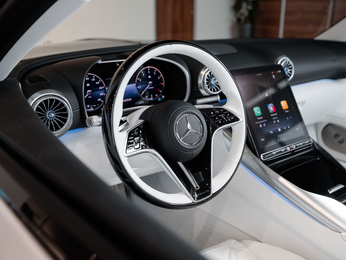 Mercedes-Benz Maybach SL 4.0 AT (585 л.с.) 4WD