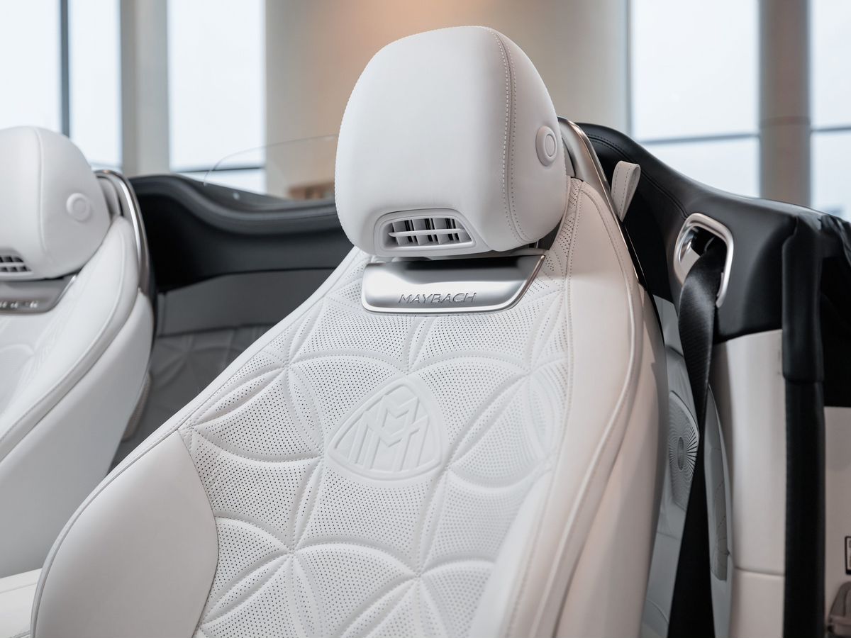 Mercedes-Benz Maybach SL 4.0 AT (585 л.с.) 4WD