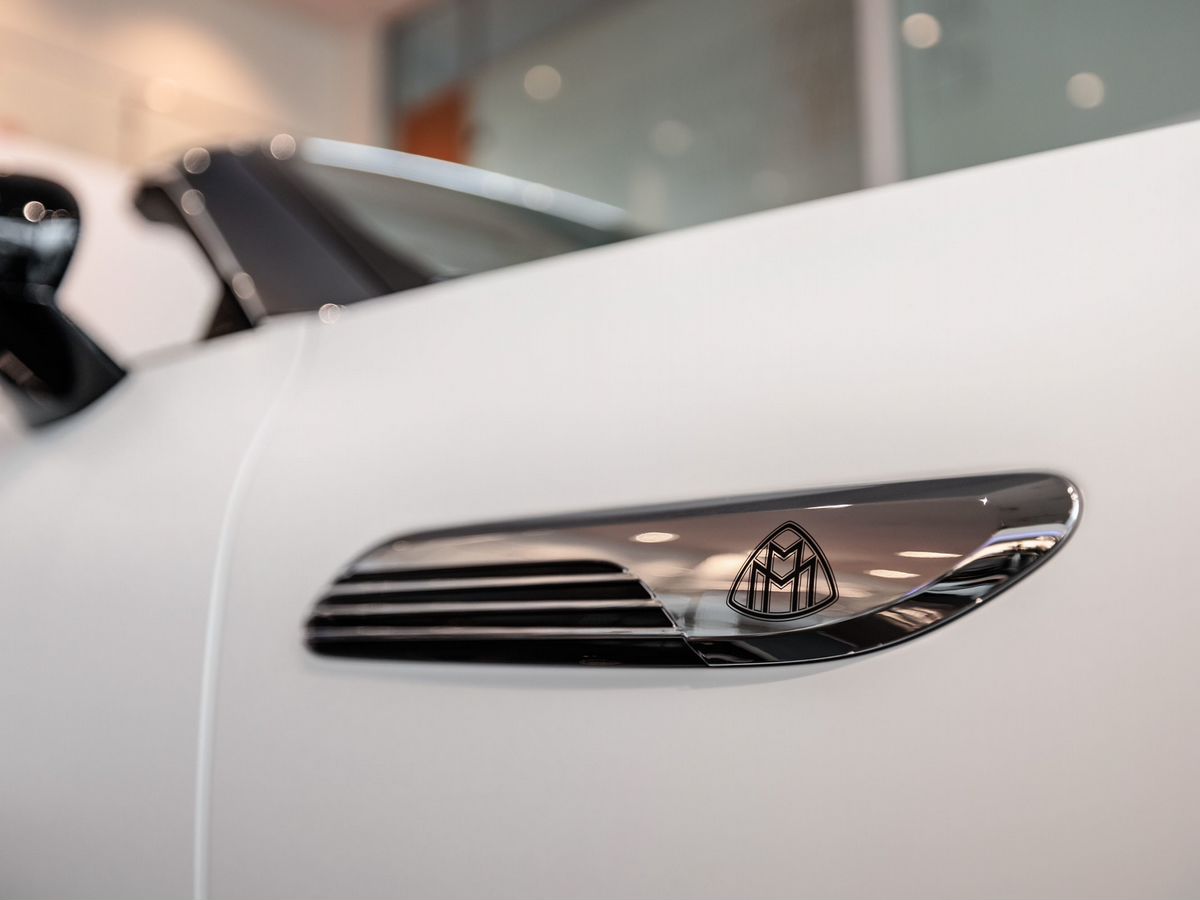 Mercedes-Benz Maybach SL 4.0 AT (585 л.с.) 4WD