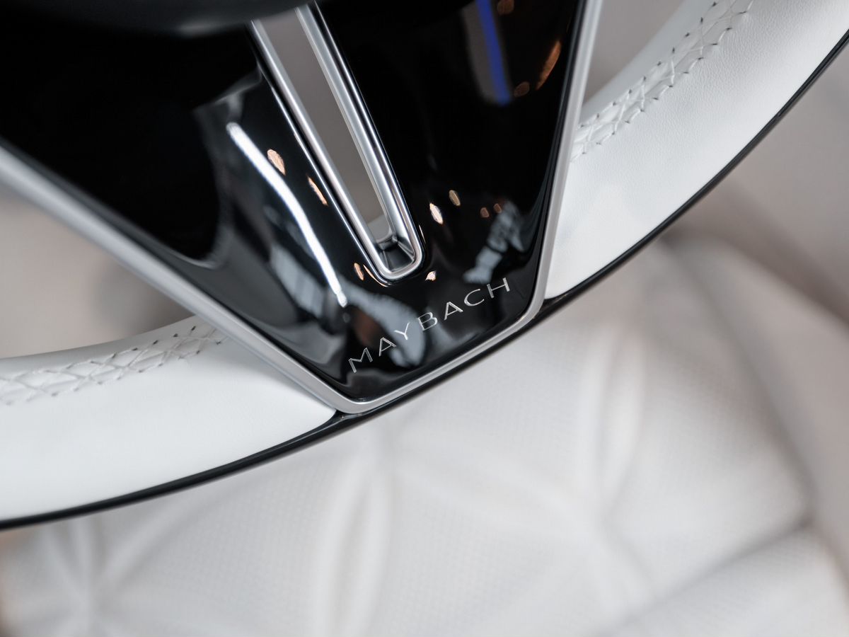 Mercedes-Benz Maybach SL 4.0 AT (585 л.с.) 4WD