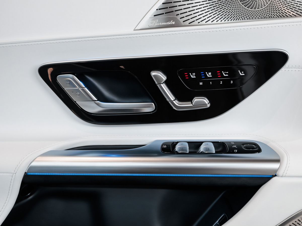 Mercedes-Benz Maybach SL 4.0 AT (585 л.с.) 4WD