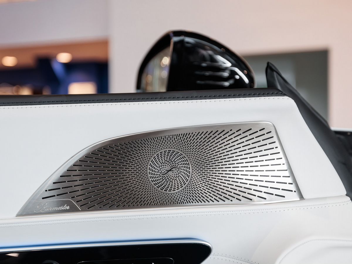 Mercedes-Benz Maybach SL 4.0 AT (585 л.с.) 4WD