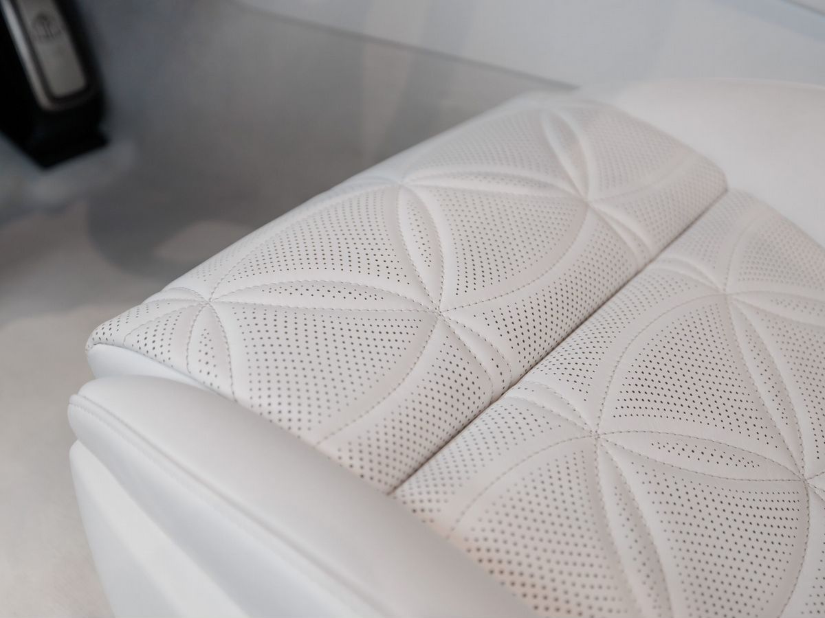 Mercedes-Benz Maybach SL 4.0 AT (585 л.с.) 4WD