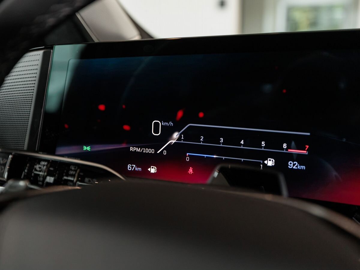 Cadillac Escalade-V I Рестайлинг ESV 6.2 AT (682 л.с.) 4WD