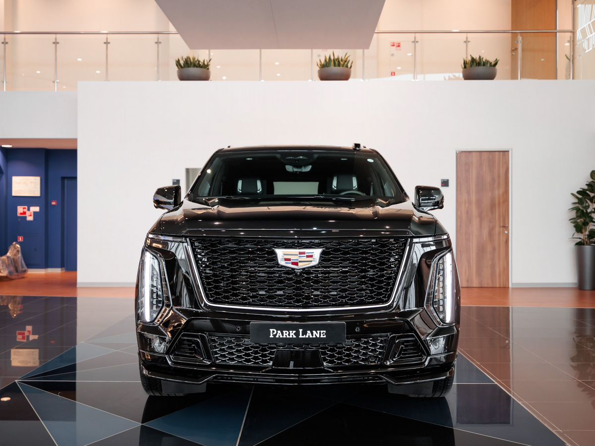 Cadillac Escalade-V I Рестайлинг ESV 6.2 AT (682 л.с.) 4WD